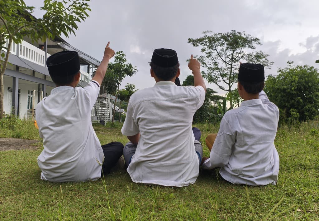 Kegiatan Kepanduan Santri